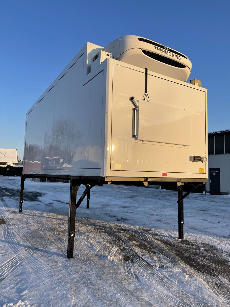 #17821 - Bild: 2 | Tiefkühl – Wechselkoffer mit Kühlgerät | BDF-System 7.450 mm lang, LACK NEU!